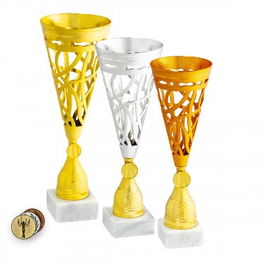 Középkategóriás serleg Larina